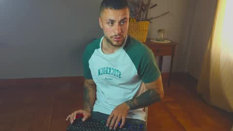 Snapshot of tomdavisxl chatting on 04/03/26, 10:41 tomDavisXl online show from 04/03/26, 10:41