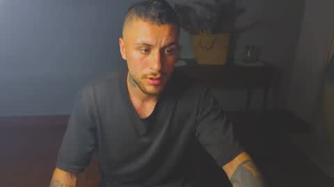 Snapshot of tomdavisxl chatting on 04/05/26, 12:41 tomDavisXl online show from 04/05/26, 12:41