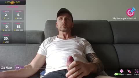 Snapshot of tomhardic chatting on 02/04/26, 01:11 TOM online show from 02/04/26, 01:11