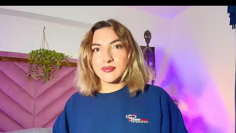   online show from 10/08/25, 12:25