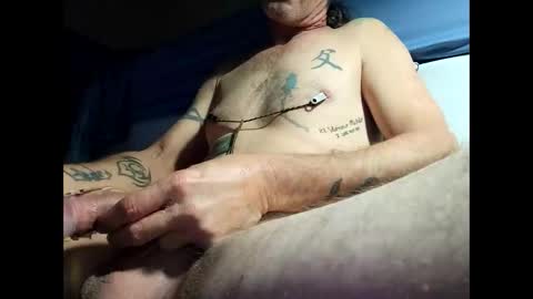 Snapshot of tommgunn25 chatting on 12/22/25, 07:27 tommgunn25 online show from 12/22/25, 07:27