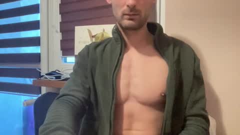 Snapshot of tommi77799 chatting on 01/19/26, 07:34 tommi77799 online show from 01/19/26, 07:34