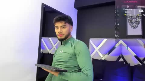 Snapshot of tommidubois1 chatting on 01/09/25, 03:04 tommidubois1 online show from 01/09/25, 03:04