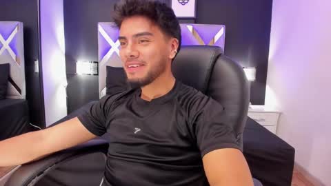 Snapshot of tommidubois1 chatting on 01/22/25, 12:27 tommidubois1 online show from 01/22/25, 12:27