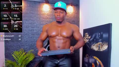 Snapshot of tommike388 chatting on 10/11/25, 11:25 Tom Mike online show from 10/11/25, 11:25