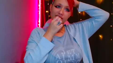 Snapshot of tommioo7 chatting on 01/07/25, 10:32 Galadriel online show from 01/07/25, 10:32