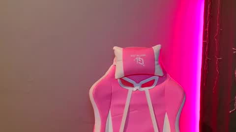 Snapshot of tommioo7 chatting on 02/14/25, 07:12 Galadriel online show from 02/14/25, 07:12