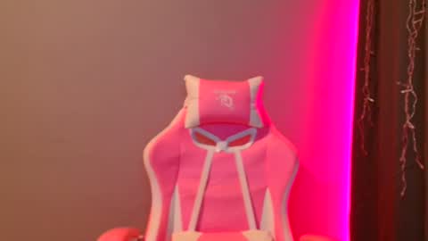 Snapshot of tommioo7 chatting on 02/19/25, 04:34 Galadriel online show from 02/19/25, 04:34