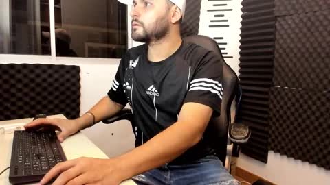 tommmycortez online show from 11/01/25, 02:35