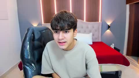 Tommy  online show from 09/25/25, 03:21