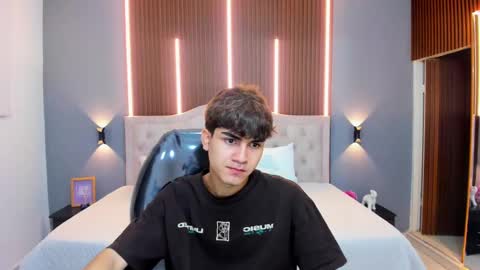 Tommy  online show from 10/23/25, 03:28