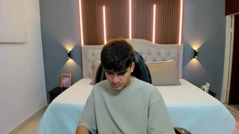 Tommy  online show from 11/04/25, 03:38