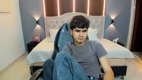 Snapshot of tommy18__ chatting on 06/30/26, 03:40 Tommy online show from 06/30/26, 03:40