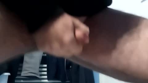 Snapshot of tommy94258505801 chatting on 10/30/25, 08:27 tommy94258505801 online show from 10/30/25, 08:27