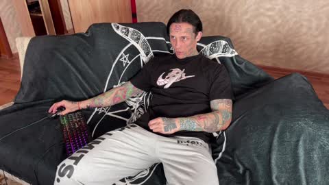 Tommy and Katana online show from 02/04/25, 10:10