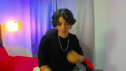 Snapshot of tommy_belline chatting on 10/08/25, 07:44 TOMMY BELLINE online show from 10/08/25, 07:44