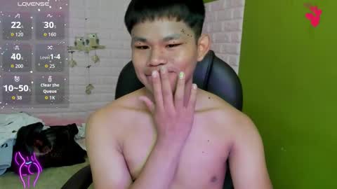 Snapshot of tommy_cherry chatting on 11/22/25, 04:06 Tommy online show from 11/22/25, 04:06