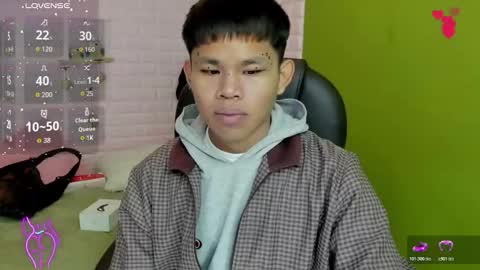 Snapshot of tommy_cherry chatting on 11/23/25, 04:18 Tommy online show from 11/23/25, 04:18