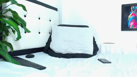 Snapshot of tommy_hotguy chatting on 02/06/25, 08:56 tommy online show from 02/06/25, 08:56