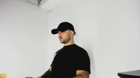 Snapshot of tommy_sccott chatting on 10/29/25, 10:55 tommy_sccott online show from 10/29/25, 10:55