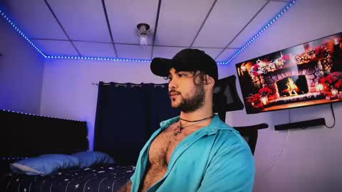 Snapshot of tommy_sccott chatting on 12/13/25, 10:15 tommy_sccott online show from 12/13/25, 10:15