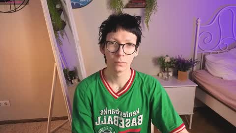 Snapshot of tommy_stars chatting on 04/02/26, 05:16 tommy_stars online show from 04/02/26, 05:16