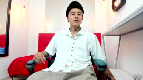 Snapshot of tommy_will chatting on 11/23/25, 03:39 tommy_will online show from 11/23/25, 03:39