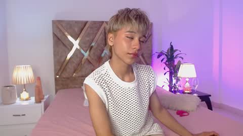 Snapshot of tommyfoxboy chatting on 12/02/24, 02:41 Tommy Foxboy online show from 12/02/24, 02:41