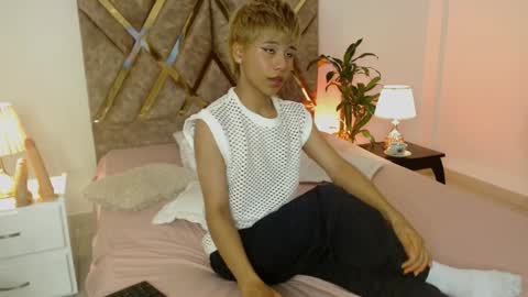 Snapshot of tommyfoxboy chatting on 12/09/24, 02:06 Tommy Foxboy online show from 12/09/24, 02:06