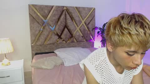 Snapshot of tommyfoxboy chatting on 12/09/24, 05:08 Tommy Foxboy online show from 12/09/24, 05:08