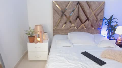 Snapshot of tommyfoxboy chatting on 12/12/24, 01:49 Tommy Foxboy online show from 12/12/24, 01:49