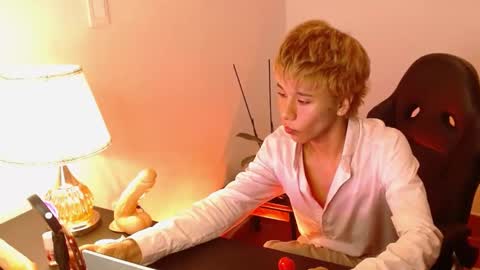 Snapshot of tommyfoxboy chatting on 12/18/24, 02:49 Tommy Foxboy online show from 12/18/24, 02:49