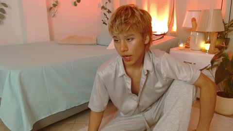 Snapshot of tommyfoxboy chatting on 01/10/25, 03:37 Tommy Foxboy online show from 01/10/25, 03:37