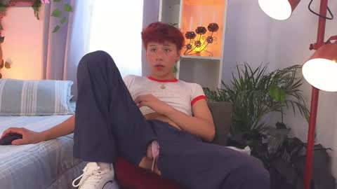 Snapshot of tommyfoxboy chatting on 11/03/25, 12:06 Tommy Foxboy online show from 11/03/25, 12:06