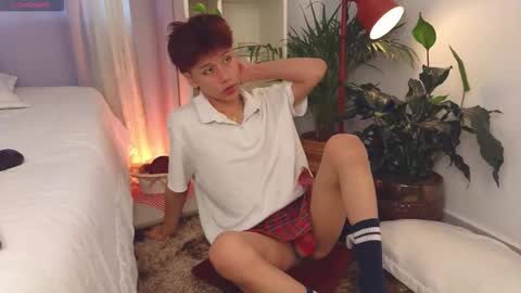 Snapshot of tommyfoxboy chatting on 11/09/25, 11:52 Tommy Foxboy online show from 11/09/25, 11:52