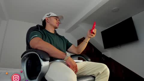 Instagram t garcia69 online show from 01/01/25, 04:07