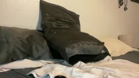 Snapshot of tommygunzsolo chatting on 12/14/24, 03:47 tommygunzsolo online show from 12/14/24, 03:47