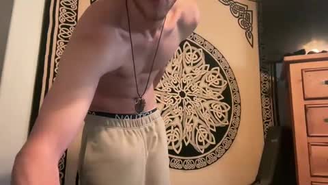 Snapshot of tommygunzsolo chatting on 12/19/24, 08:34 tommygunzsolo online show from 12/19/24, 08:34