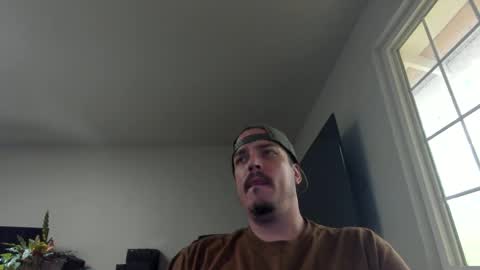 Snapshot of tommyrico10 chatting on 10/08/25, 06:49 Tommy online show from 10/08/25, 06:49