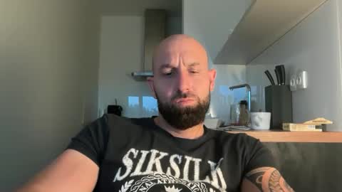 Snapshot of tommyx01 chatting on 09/10/25, 04:29 Thomas Fit online show from 09/10/25, 04:29