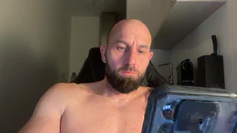 Snapshot of tommyx01 chatting on 10/02/25, 05:53 Thomas Fit online show from 10/02/25, 05:53