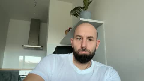 Snapshot of tommyx01 chatting on 10/13/25, 06:46 Thomas Fit online show from 10/13/25, 06:46