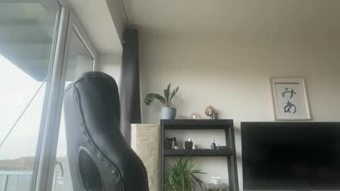 Snapshot of tommyx01 chatting on 10/27/25, 08:07 Thomas Fit online show from 10/27/25, 08:07