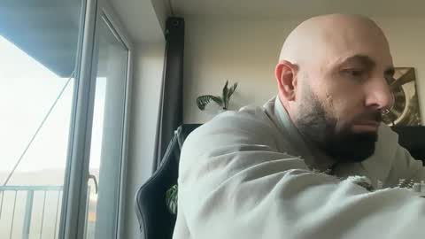 Snapshot of tommyx01 chatting on 11/04/25, 07:40 Thomas Fit online show from 11/04/25, 07:40