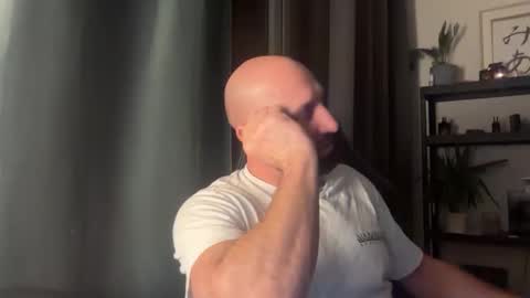 Snapshot of tommyx01 chatting on 11/11/25, 08:09 Thomas Fit online show from 11/11/25, 08:09