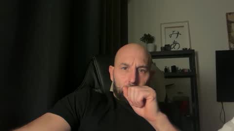 Snapshot of tommyx01 chatting on 11/19/25, 10:43 Thomas Fit online show from 11/19/25, 10:43