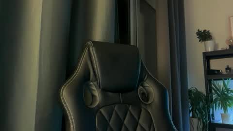 Snapshot of tommyx01 chatting on 12/03/25, 10:19 Thomas Fit online show from 12/03/25, 10:19