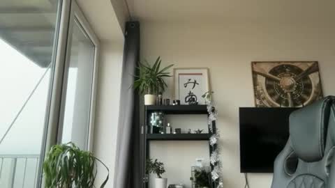 Snapshot of tommyx01 chatting on 12/14/25, 09:36 Thomas Fit online show from 12/14/25, 09:36