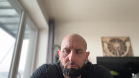 Snapshot of tommyx01 chatting on 02/17/26, 12:01 Thomas Fit online show from 02/17/26, 12:01