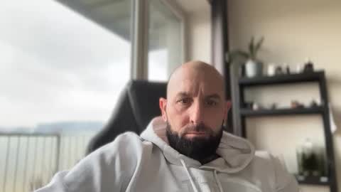 Snapshot of tommyx01 chatting on 02/21/26, 02:40 Thomas Fit online show from 02/21/26, 02:40